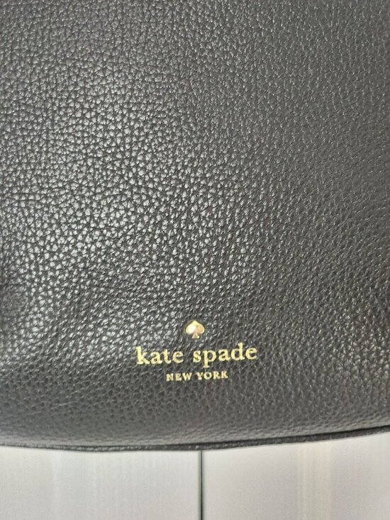 kate spade Handbags - Kate spade LG. Black Pebbled Leather Shoulder Bag/Crossbody w/Gold Hardware EUC